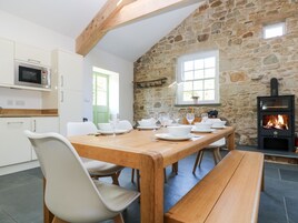 Casa de campo | Cocina privada | Frigorífico, lavavajillas, hervidor eléctrico y tostadora