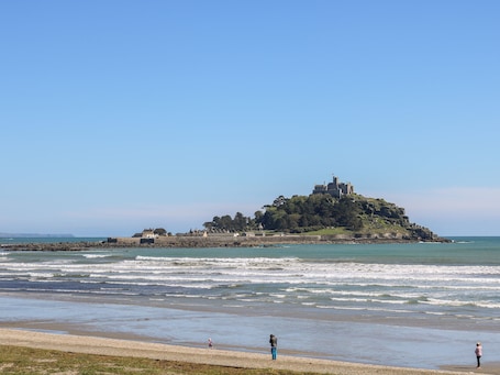 Cottage | Beach | Beach nearby. Wheal Grey