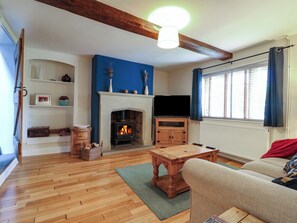 Cottage | Living area | TV