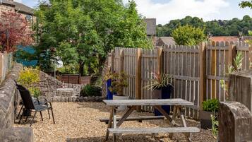 Cottage | Property grounds