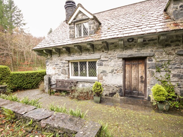 Cottage | Interior