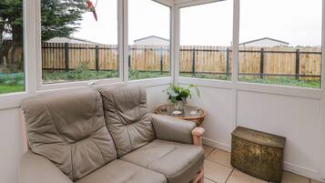 Cottage | Living area | TV