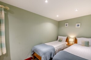 Cottage | 3 bedrooms, individually decorated, individually furnished, free WiFi - Hill Side Barn (Ulverston)