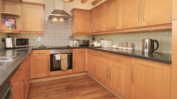 Cottage | Interior