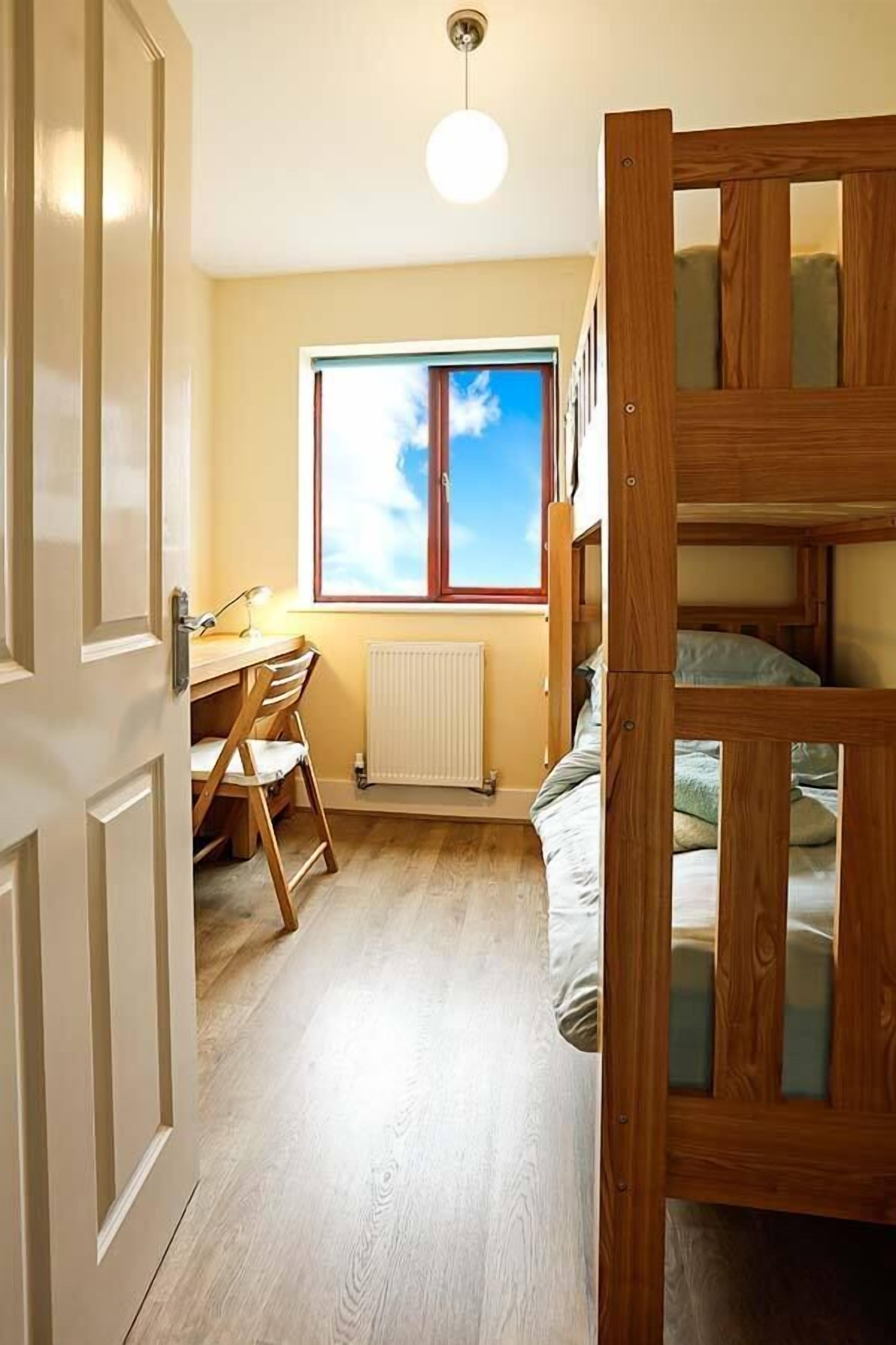 3 habitaciones, decoración personalizada y muebles diferentes 