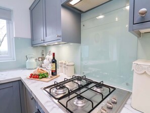 Cottage | Private kitchen | Fridge, dishwasher, highchair, cookware/dishes/utensils - Berry Banks Cottage (Whitby)