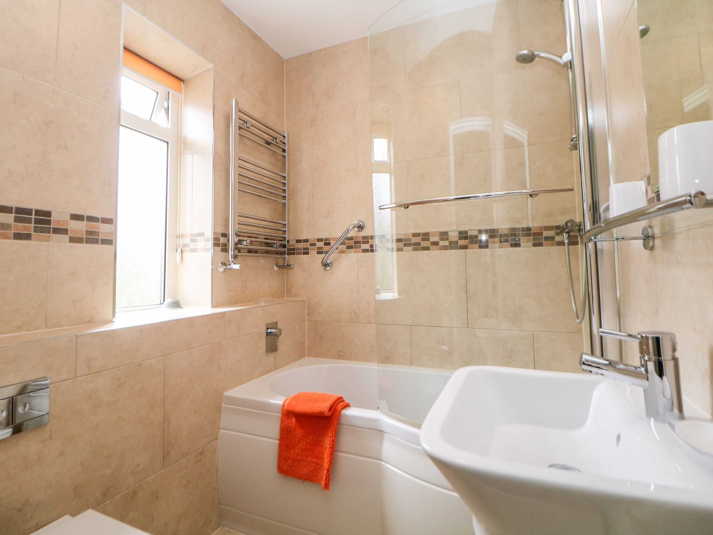 Cottage | Bathroom | Shower