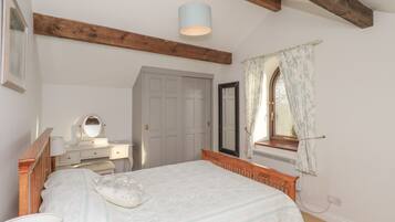 Cottage | 3 bedrooms, individually decorated, individually furnished, free WiFi