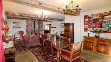 Cottage | Interior
