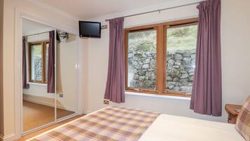 Cottage | 2 bedrooms, individually decorated, individually furnished, free WiFi