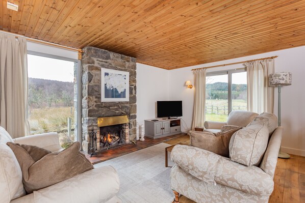 Casa de campo | Sala de estar | Televisión