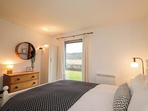 3 bedrooms, individually decorated, individually furnished, free WiFi