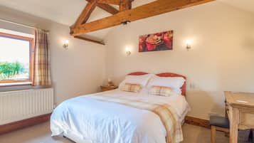 Cottage | 2 bedrooms, individually decorated, individually furnished, free WiFi