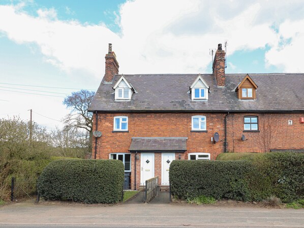Exterior - 2 Organsdale Cottages (Tarporley)