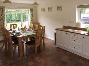 Ferienhaus | Eigene Küche | Kühlschrank, Mikrowelle, Herdplatte, Geschirrspüler
