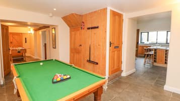 Cottage | Interior