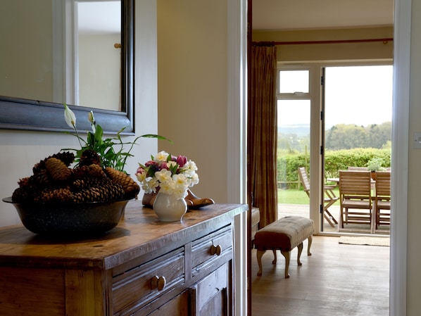 Interior - Farley Lodge (Salisbury)