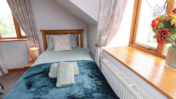 4 bedrooms, individually decorated, individually furnished, free WiFi