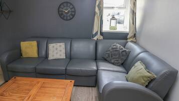 Cottage | Living area | TV