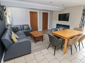 Cottage | Living area