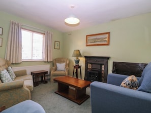 Living area - The Lock House (Gloucester)