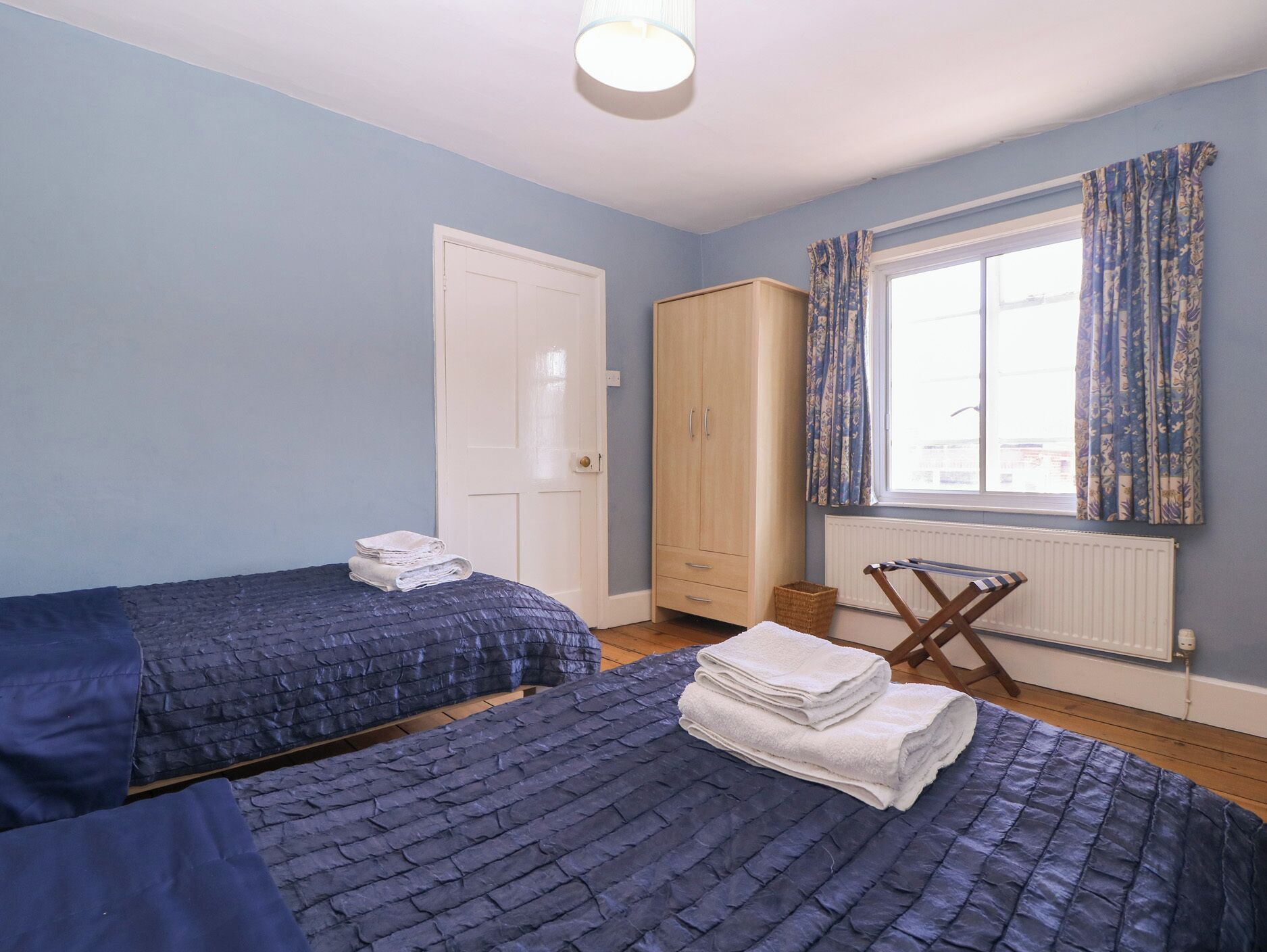 3 chambres, accès au Wi-Fi (inclus), décor unique, ameublement unique