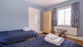 3 chambres, accès au Wi-Fi (inclus), décor unique, ameublement unique