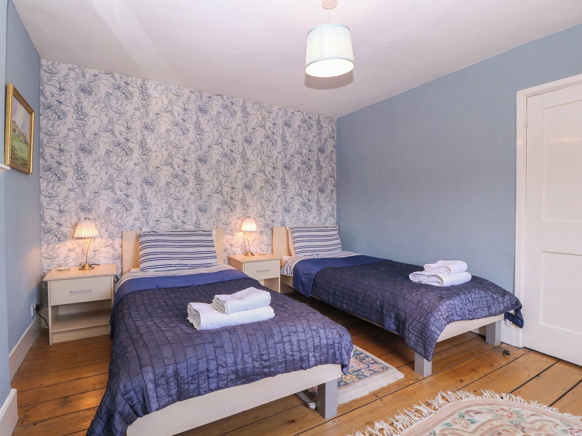 3 quartos, Wi-Fi de cortesia, individualmente decorados