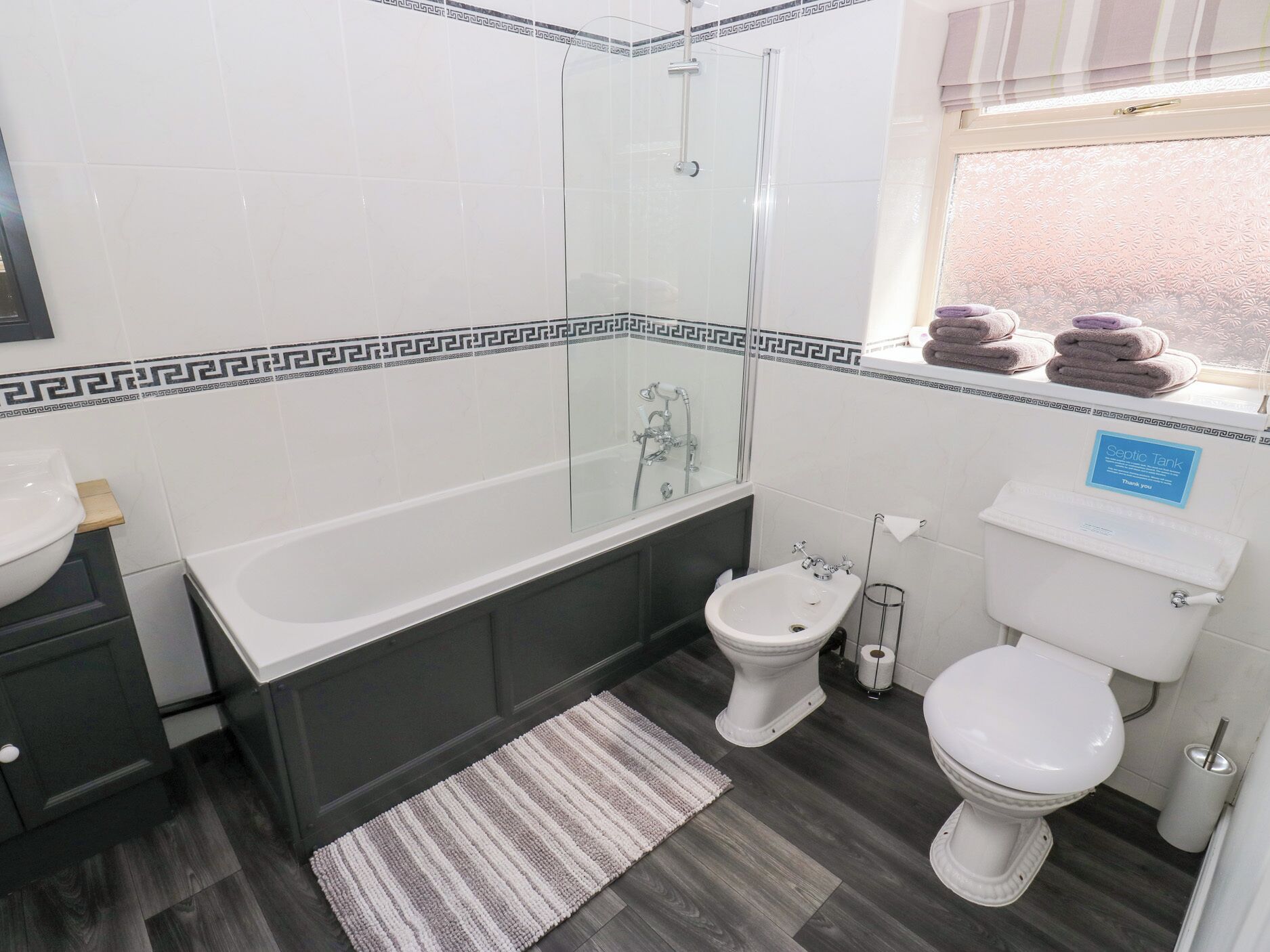 Cottage | Bilik Mandi | Pancuran mandi 