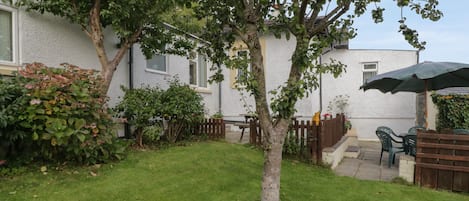 Cottage | Property grounds