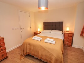 Cottage | 8 bedrooms, individually decorated, individually furnished, free WiFi