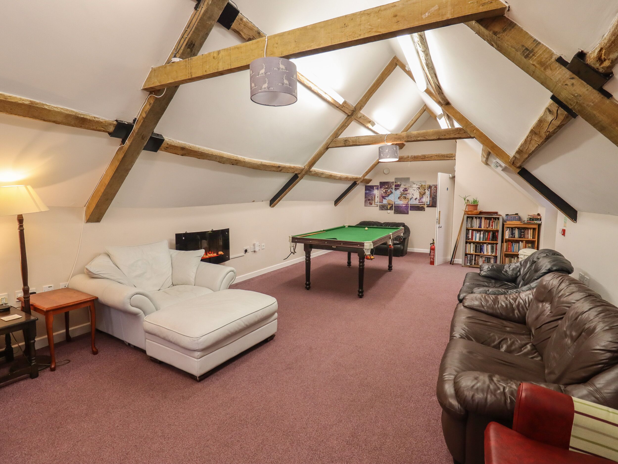Cottage | 8 bedrooms, individually decorated, individually furnished, free WiFi