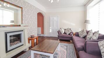 Cottage | Living room | TV, DVD player, table tennis