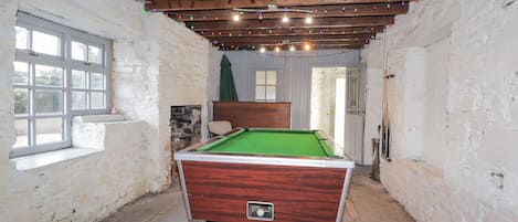 Cottage | Game room