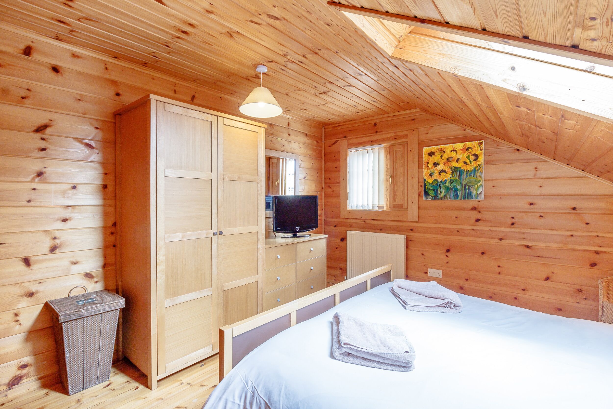 4 habitaciones, decoración personalizada y muebles diferentes 