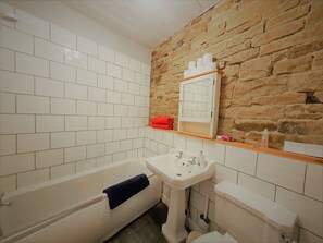 Cottage | Bathroom | Shower - Ginnel Corner (Huddersfield)