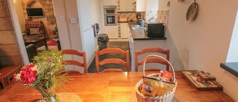 Cottage | Living room | TV, DVD player, foosball, table tennis