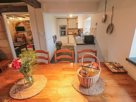 ์ฝํฐ์ง | ๊ฑฐ์ค | TV, DVD ํ๋ ์ด์ด, ํธ์ฆ๋ณผ, ํ๊ตฌ