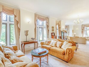 Casa de campo | Sala de estar | Un reproductor de DVD, una mesa de tenis de mesa