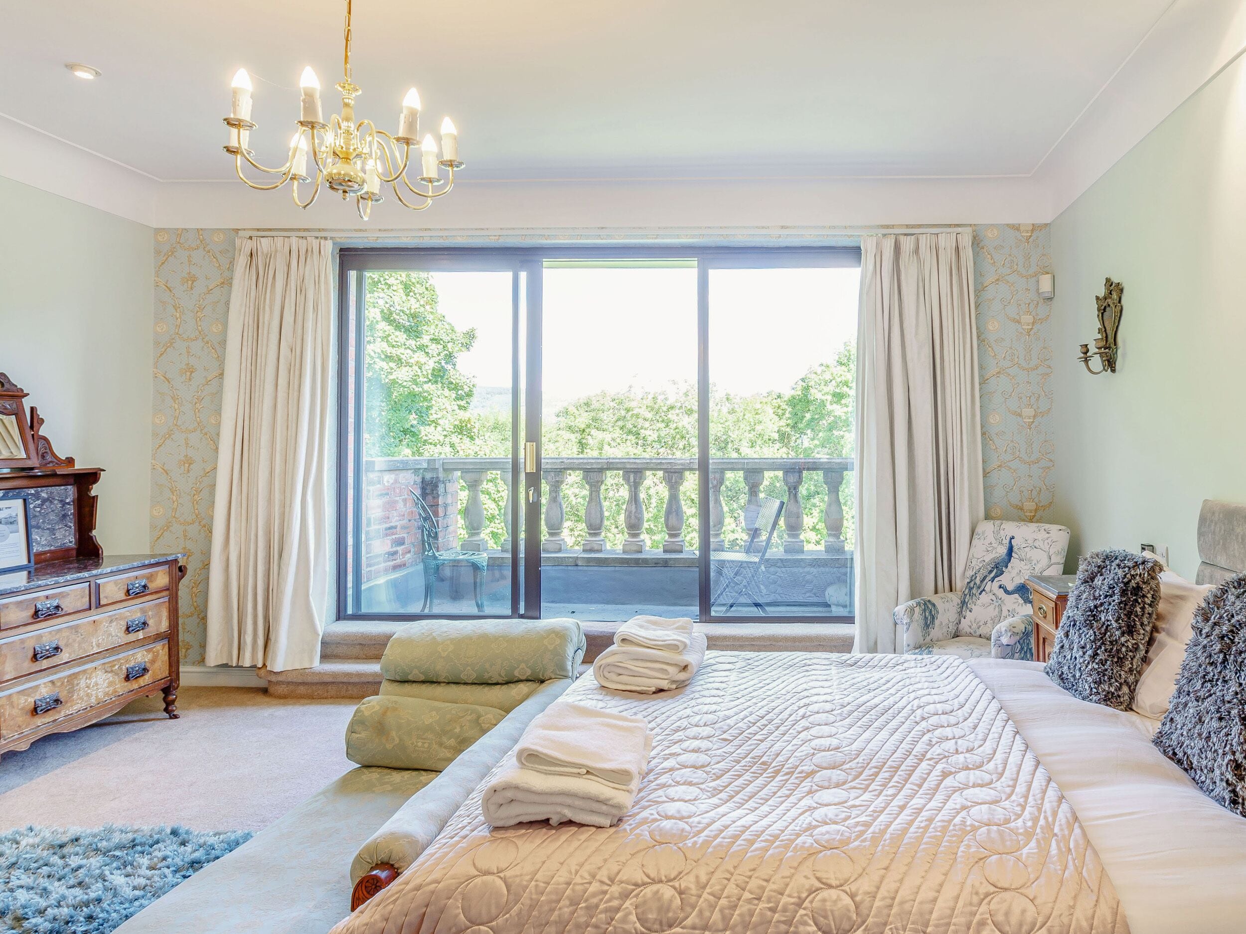 Cottage | 8 bedrooms, individually decorated, individually furnished, free WiFi
