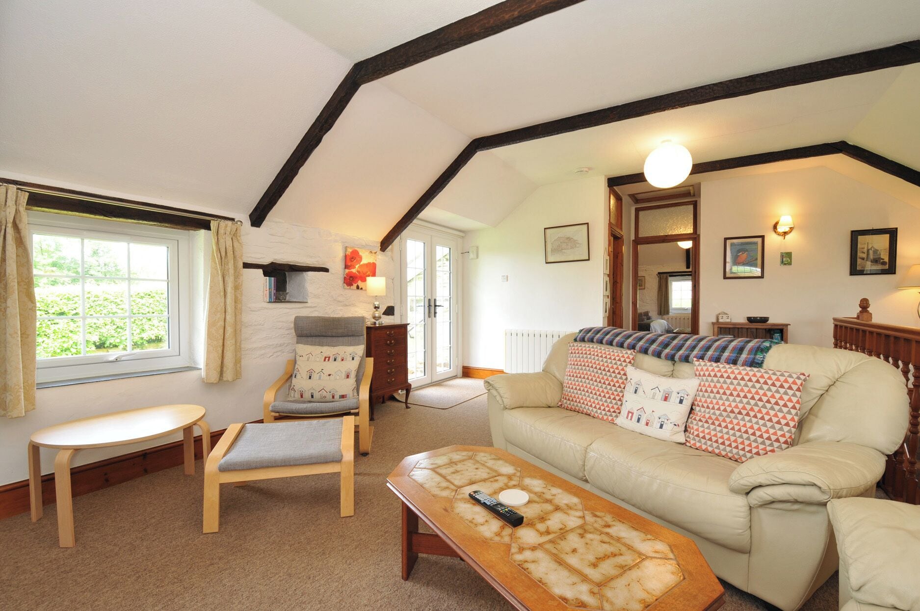 Cottage | Living area | TV
