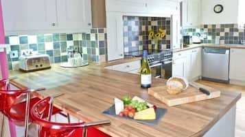 Cottage | Interior