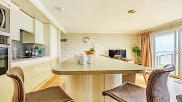 Cottage | Dining