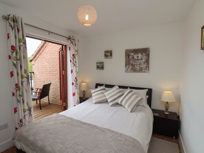 Cottage | 3 bedrooms, individually decorated, individually furnished, free WiFi - Buffers (Whitby)