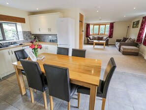 Cottage | Dining - Betty's Barn (Church Stretton)