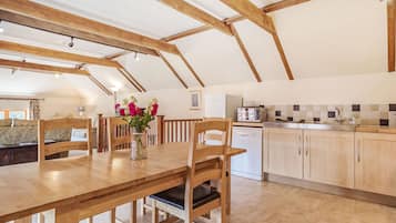 Cottage | Cuisine privée | Réfrigérateur, micro-ondes, plaque de cuisson, lave-vaisselle