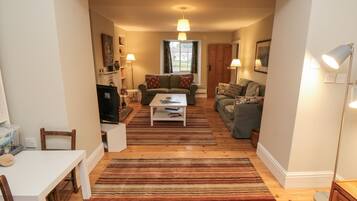 Cottage | Living area | TV, DVD player