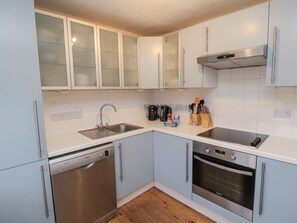 コテージ | 専用キッチン | 冷蔵庫、電子レンジ、コンロ、食器洗い機