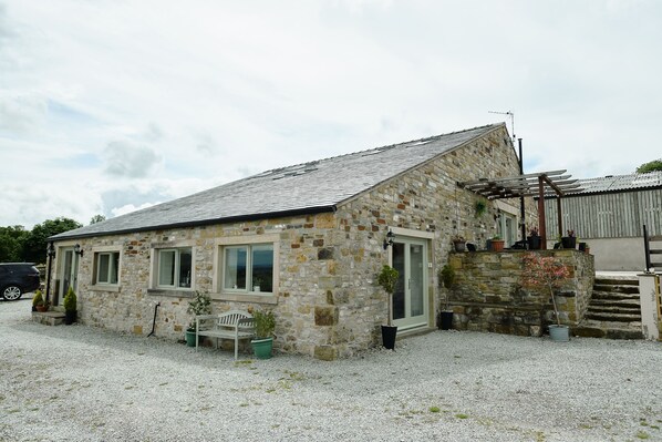 Cottage | Exterior - Penyghent View (Settle)
