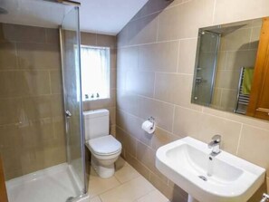 Cottage | Kamar mandi | Shower